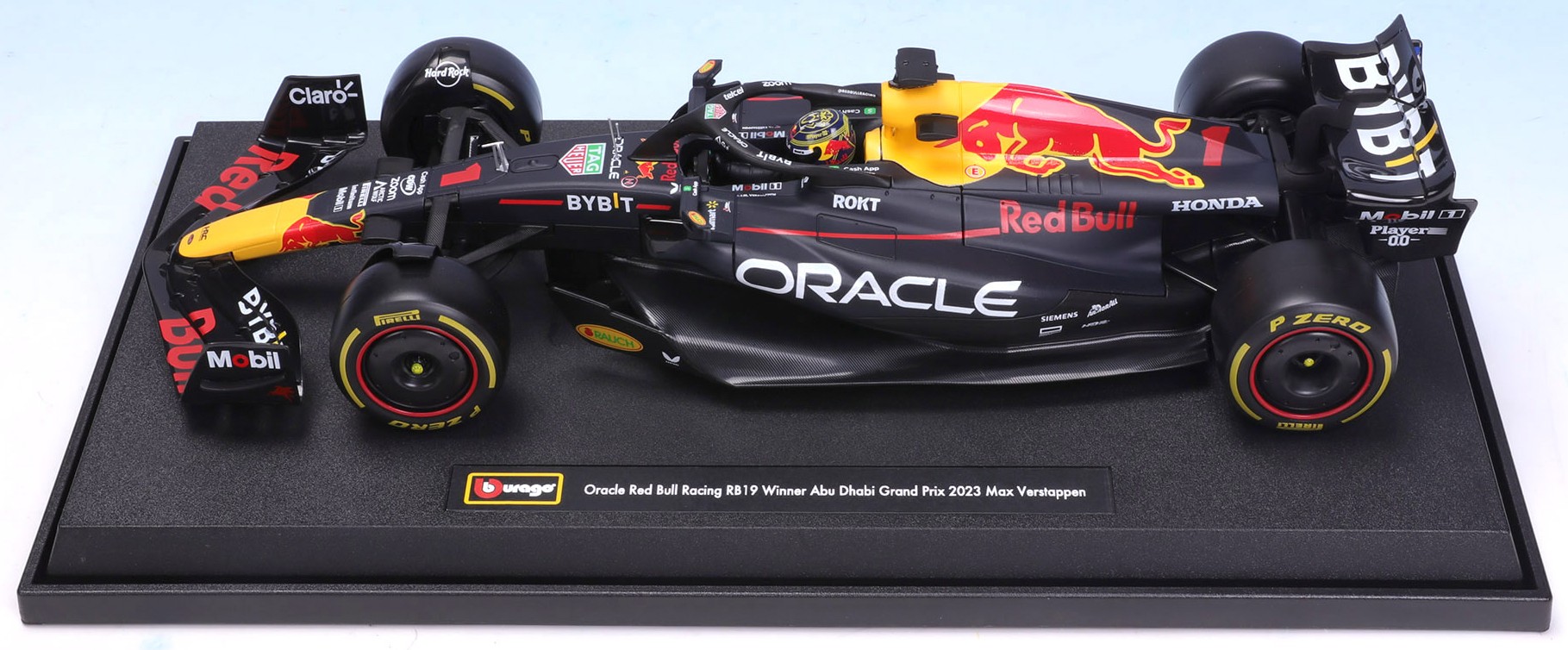 Red Bull Racing RB19 No.1 Abu Dhabi GP 2023 M. Verstappen - 1:18