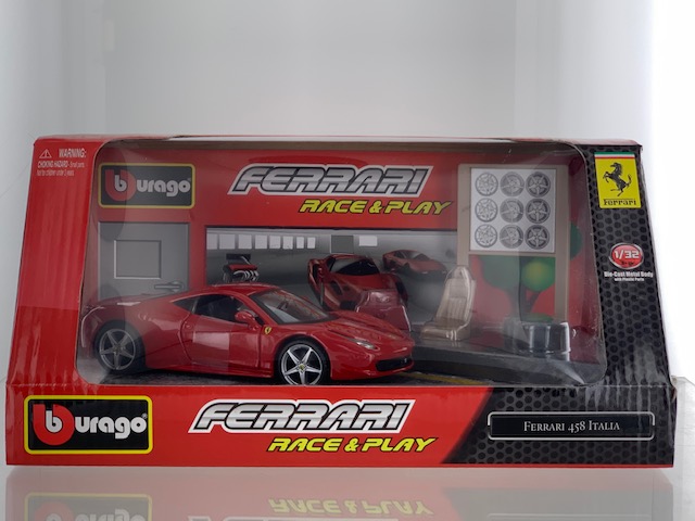 Ferrari 458 Italia Race and Play - 1:32