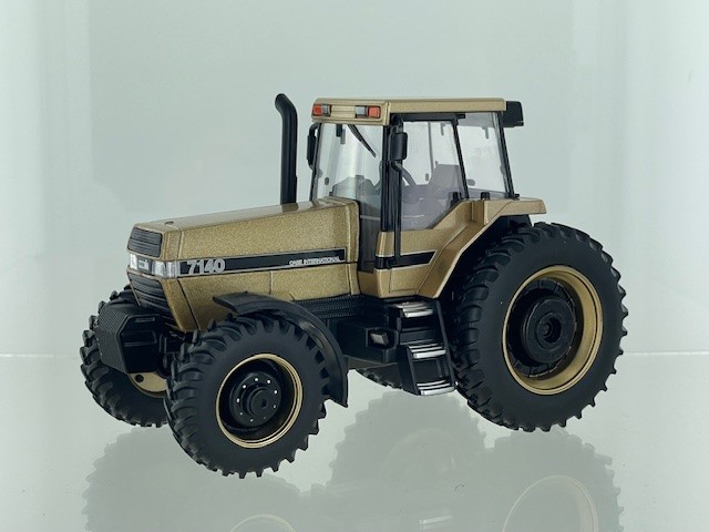 Case IH Magnum 7140 Gold Limited Edition 252 stuks - 1:32