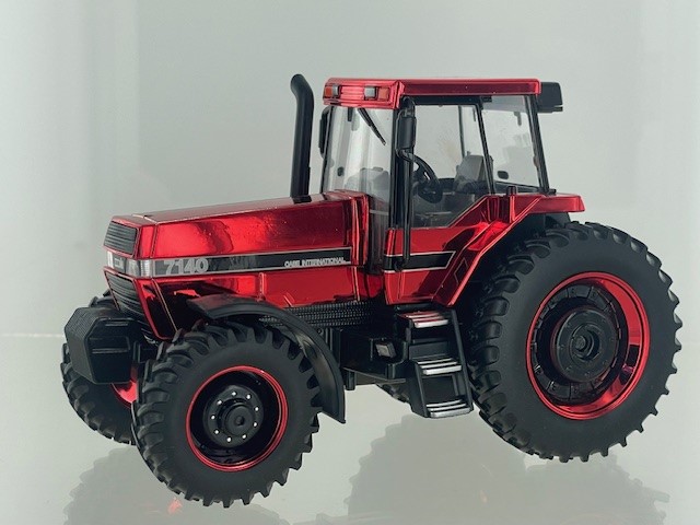 Case IH Magnum 7140 Red Chrome Limited Edition 102 stuks - 1:32