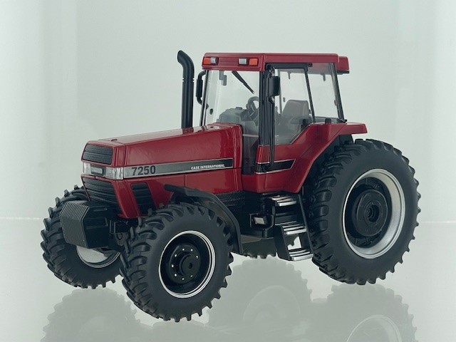 Case IH Magnum 7250 Limited Edition 1750 stuks - 1:32