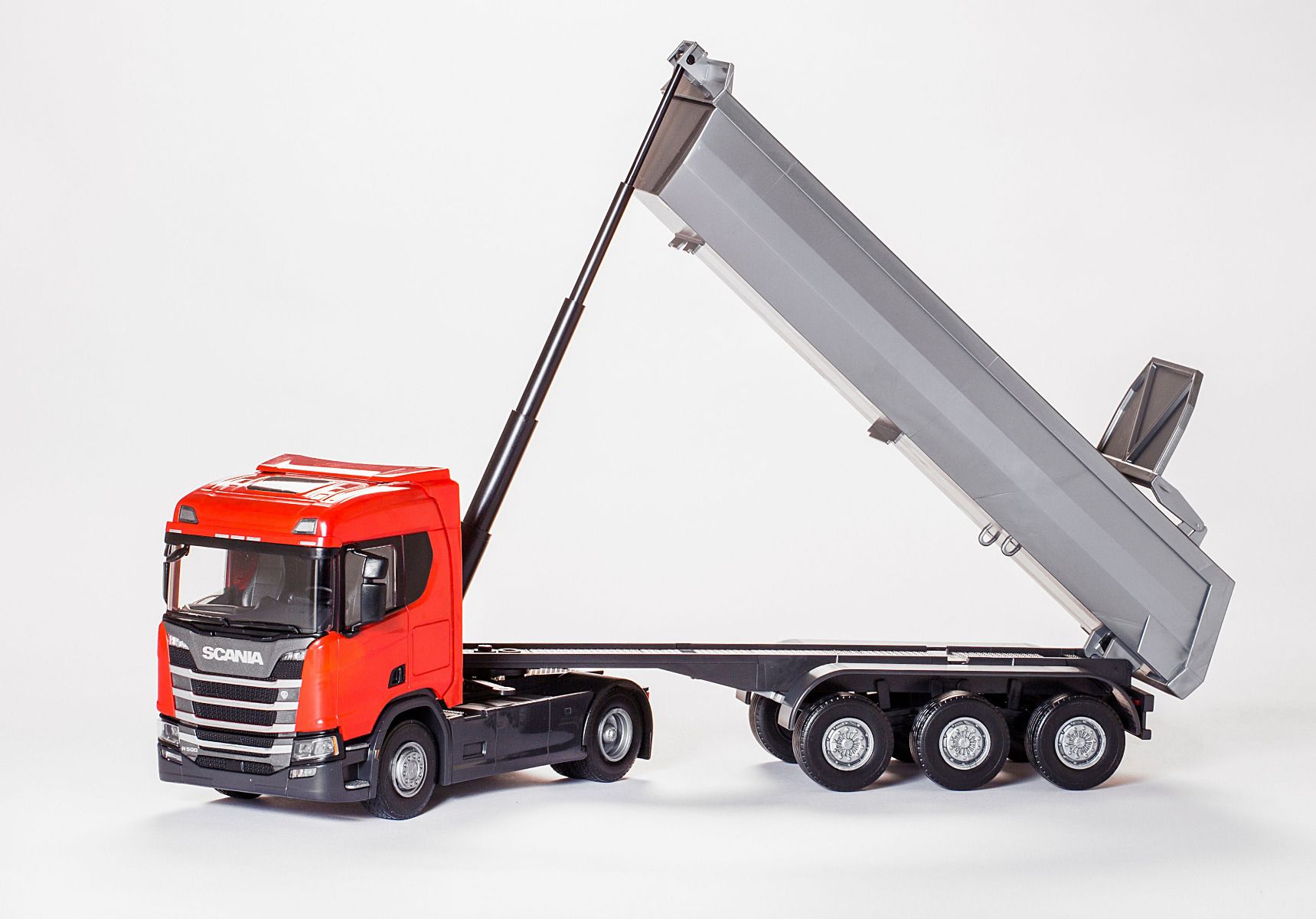 Scania R500 4x2 Rood met 3-As Kieper Zilver - 1:25