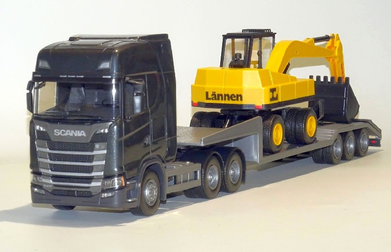 Scania S 6x4 Zwart met Dieplader en Wielkraan - 1:25