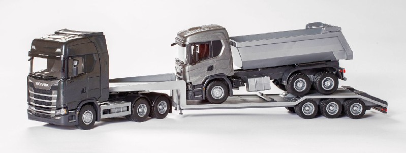 Scania S 6x4 Zwart met Dieplader en 6x4 Kieper - 1:25