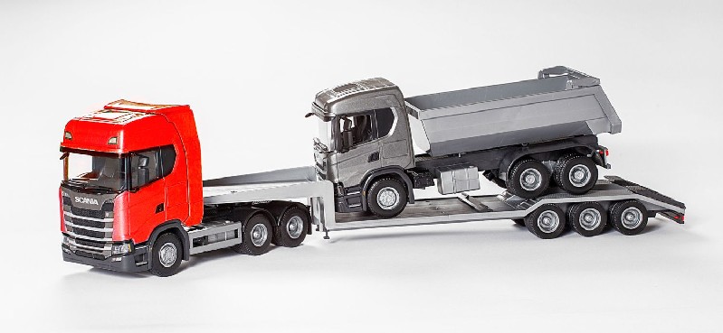 Scania S 6x4 Rood met Dieplader en 6x4 Kieper - 1:25