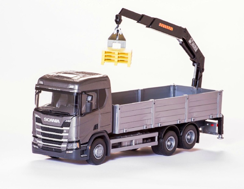 Scania CR500 6x4 Laadbak + Kraan Grijs - 1:25
