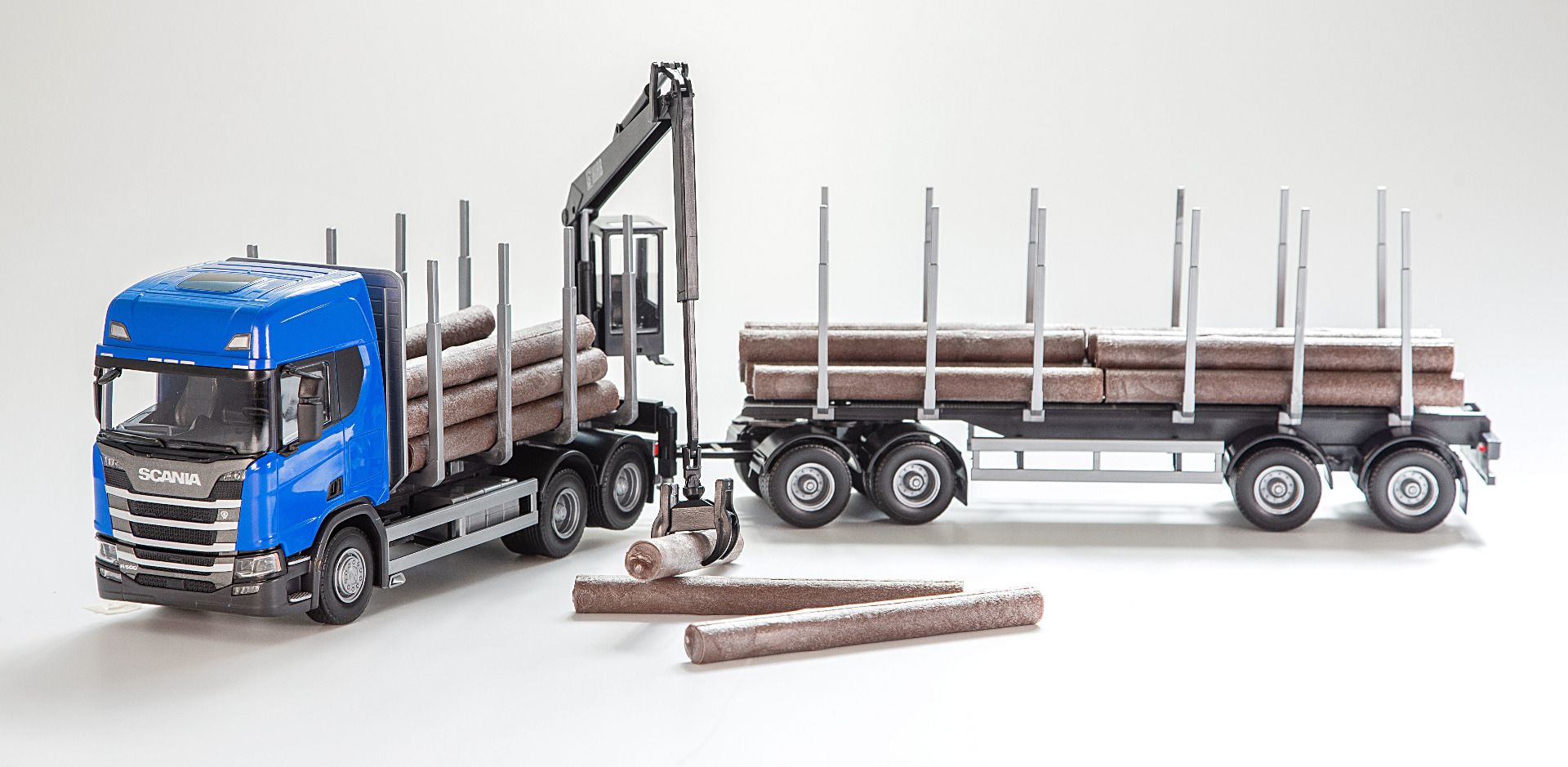 Scania CR 20H 6x4 Blauw Houttransporter en Kraan met Cabine met 4-as Houttransport Trailer - 1:25