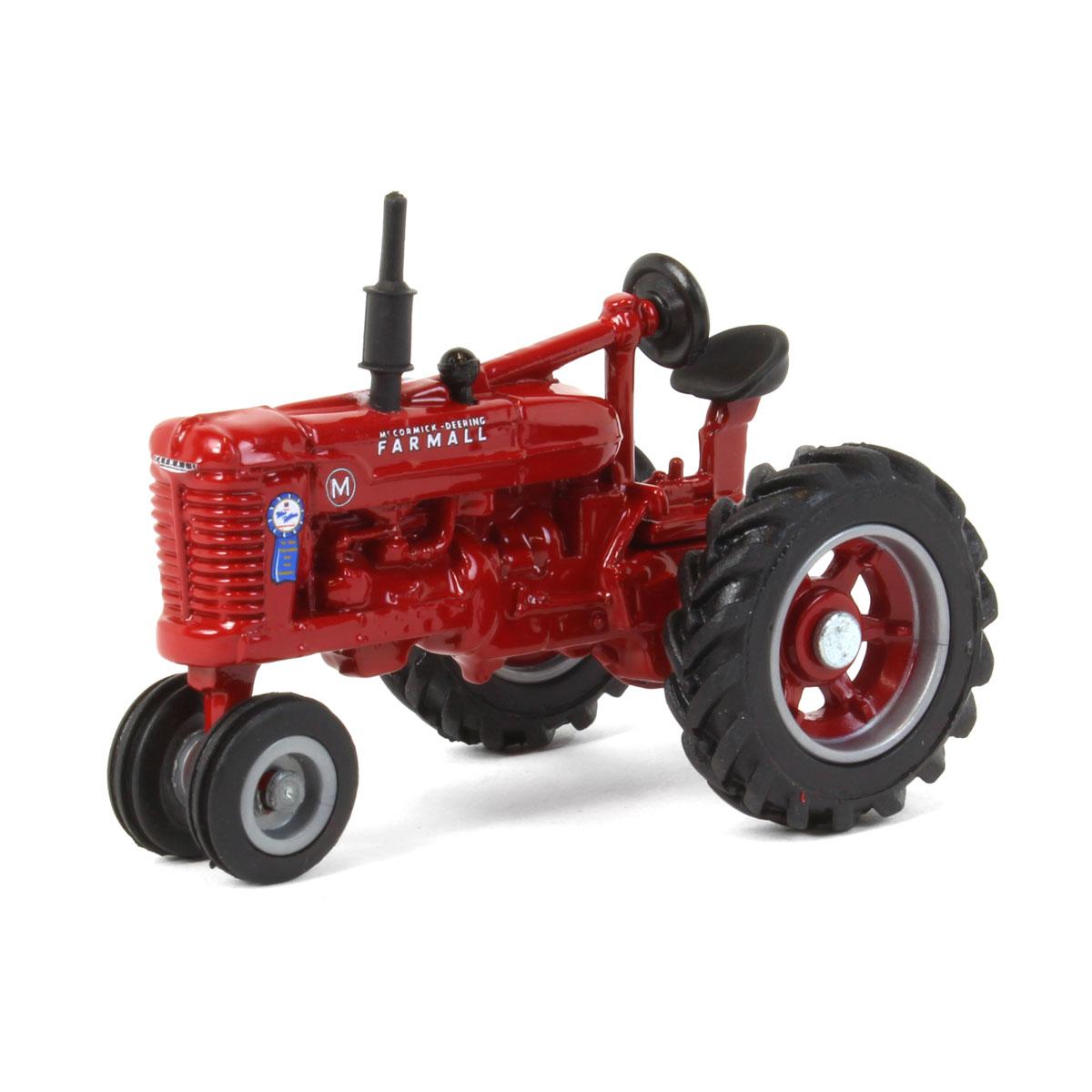 Farmall M Tractor - 1:64