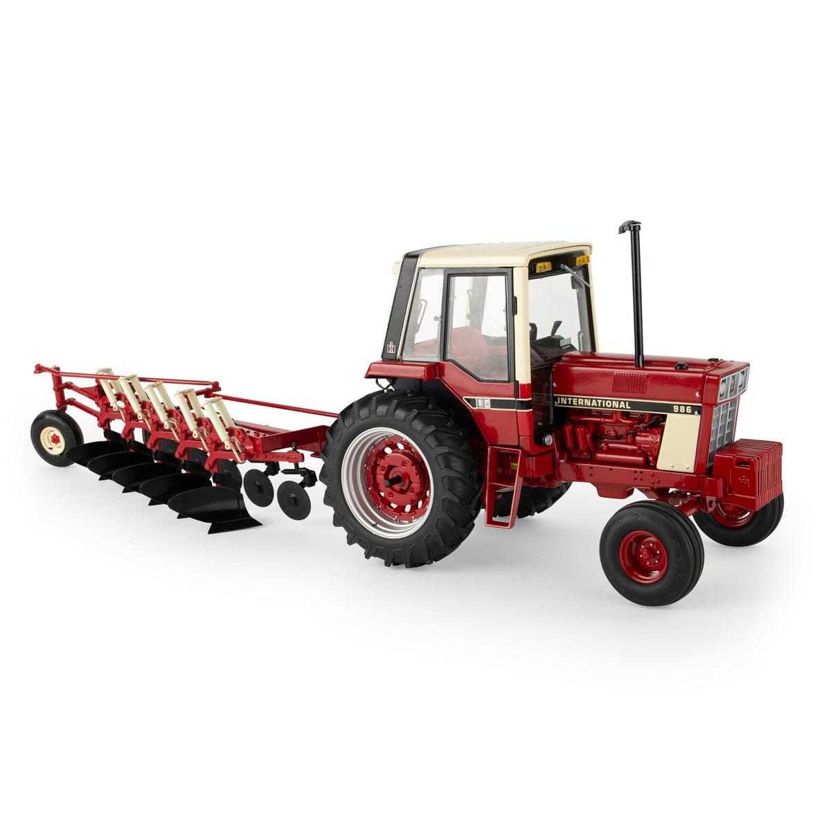 IH 986 met Cabine met 720 Plough Precision Series - 1:16