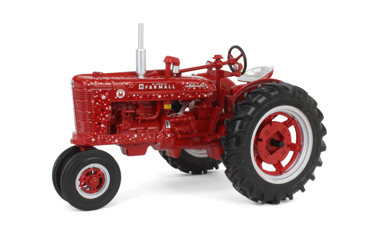 Farmall Super M Congratulations Tractor - 1:16