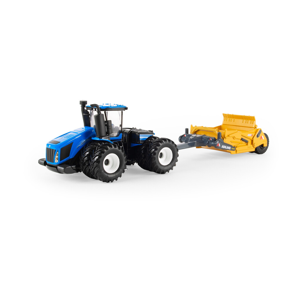 New Holland T9.700 with scraper - 1:64