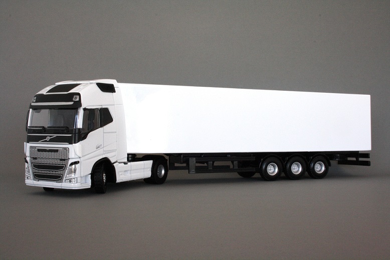 Volvo FH Globetrotter XL Euro6 4x2 White with Trailer