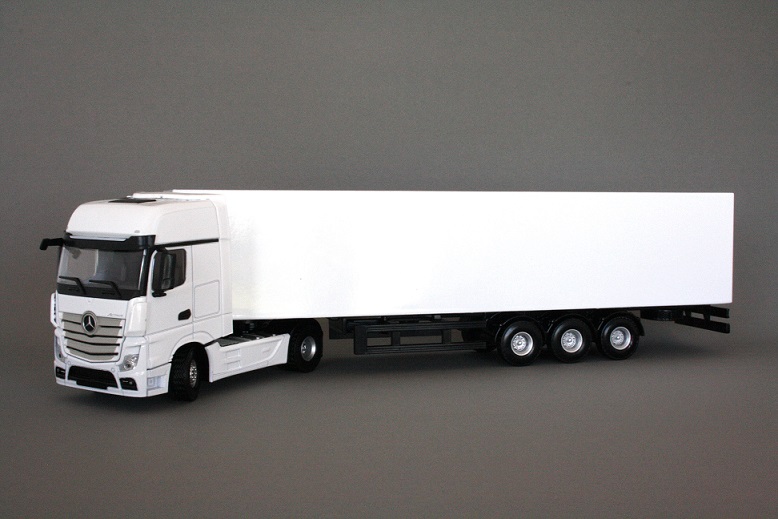 Mercedes-Benz Actros MP4 Gigaspace 4x2 White with Trailer