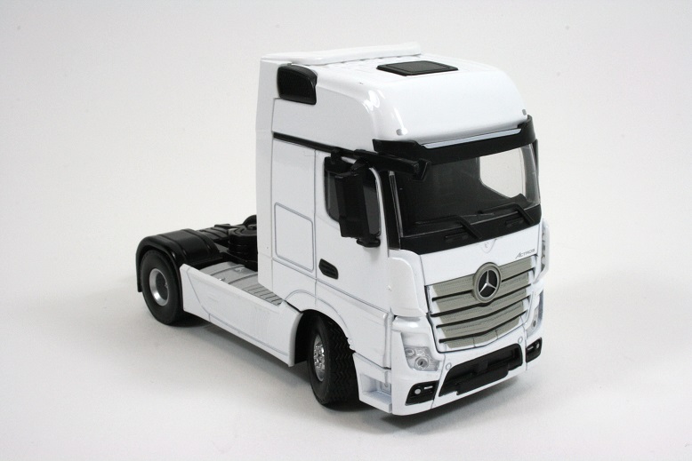 Mercedes-Benz Actros MP4 Gigaspace 4x2 White