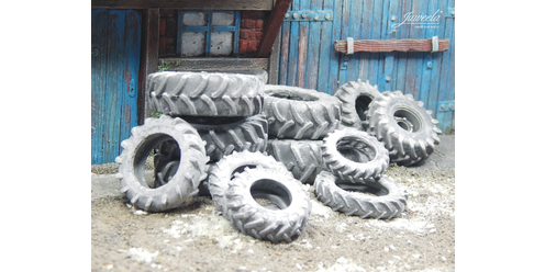 Tractor Tyres Old Assorti 13 pieces