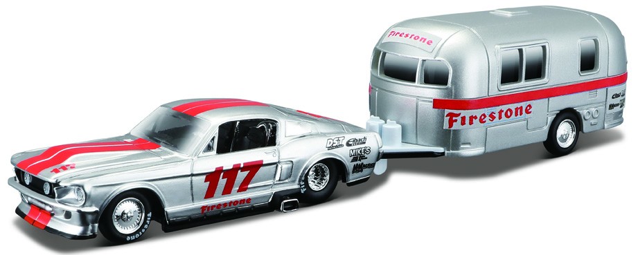 Ford Mustang GT 1967 + Camper trailer