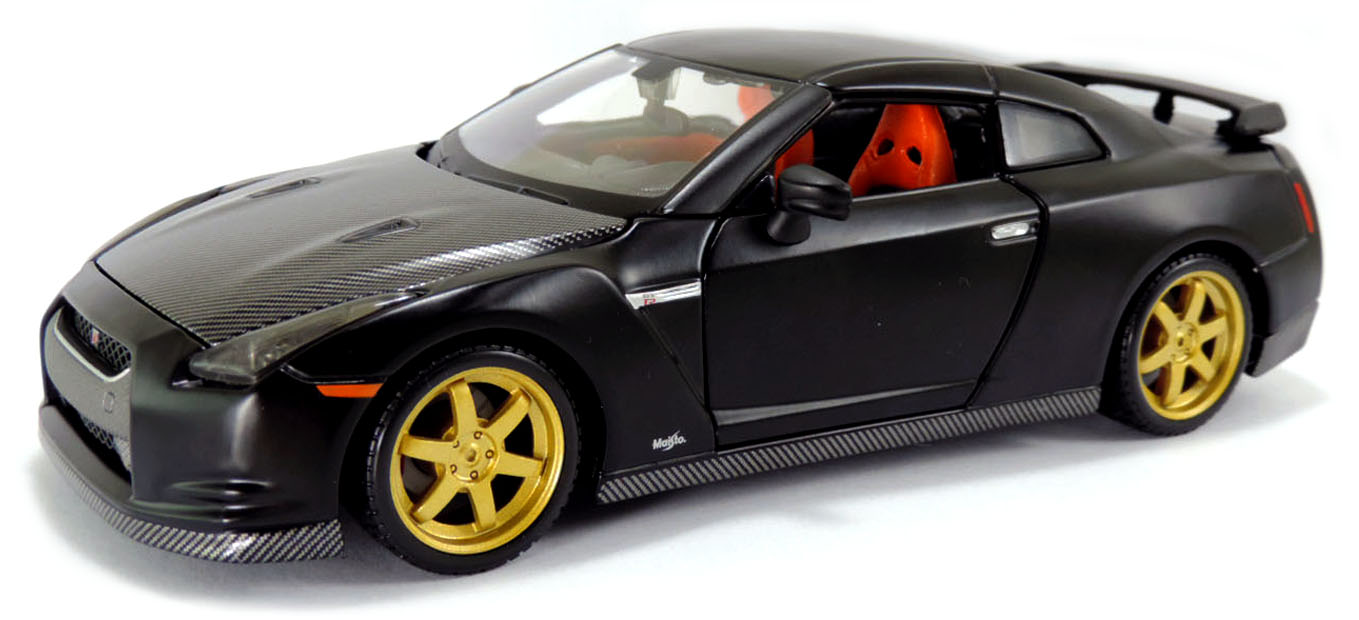 Nissan GT-R Black