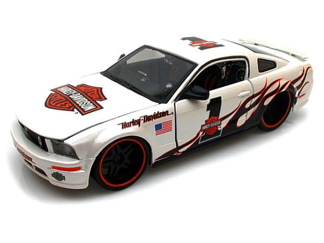 Ford Mustang GT 2006 Wit/Zwart - Harley Davidson