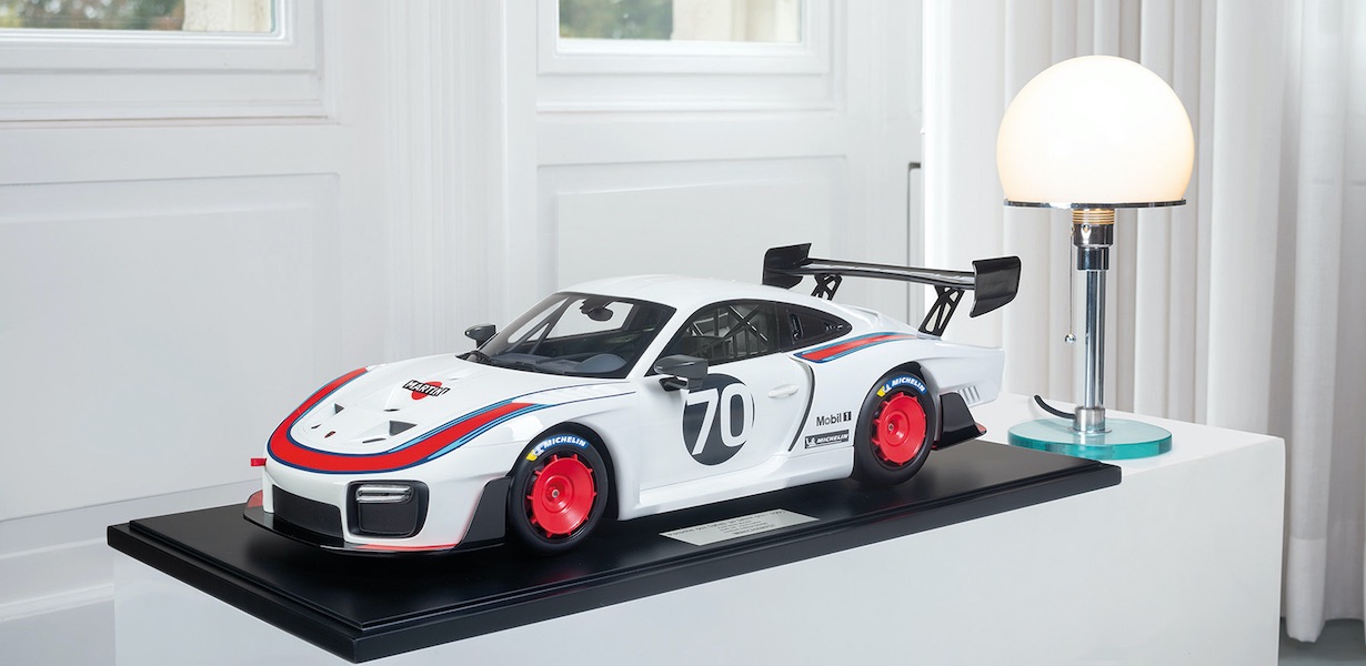 Porsche 935/19 Martini Design 2019 White - 1:8