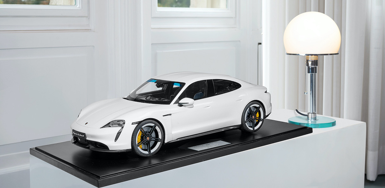 Porsche Taycan Turbo S 2020 White - 1:8