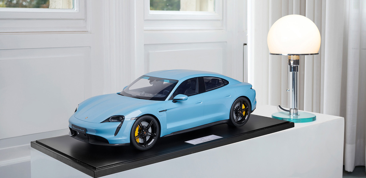 Porsche Taycan Turbo S 2020 Frozen Blue Metallic - 1:8