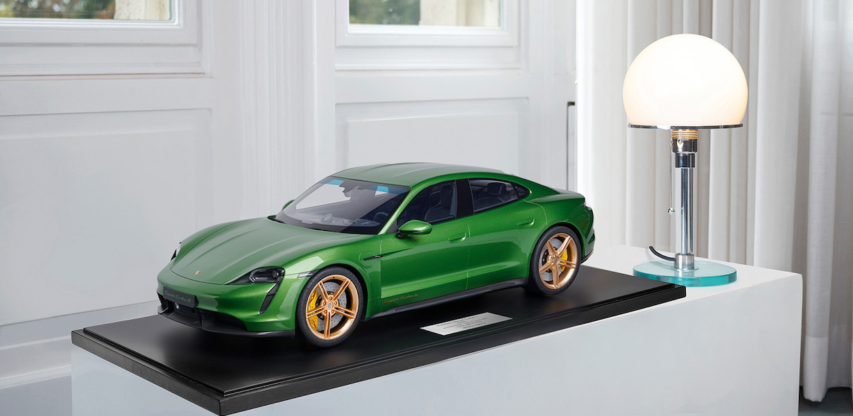 Porsche Taycan Turbo S 2020 Mamba Green Metallic - 1:8