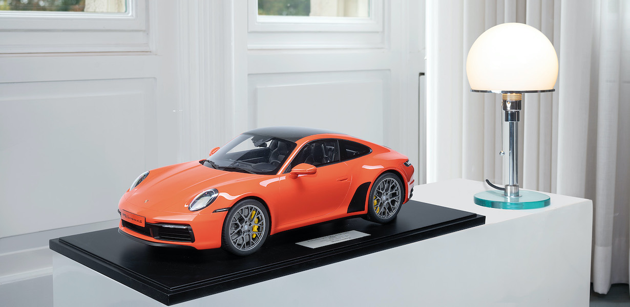 Porsche 911 (992) Carrera 4S 2020 Lava Orange - 1:8