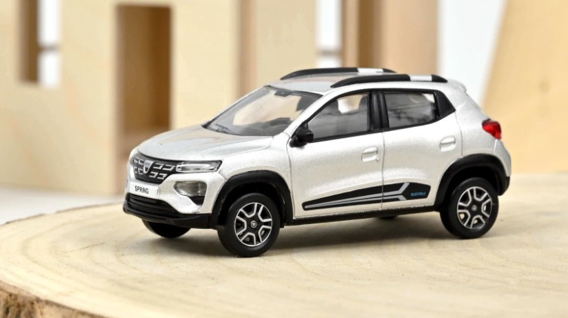 Dacia Spring Comfort 2022 Lightning Silver - 1:43
