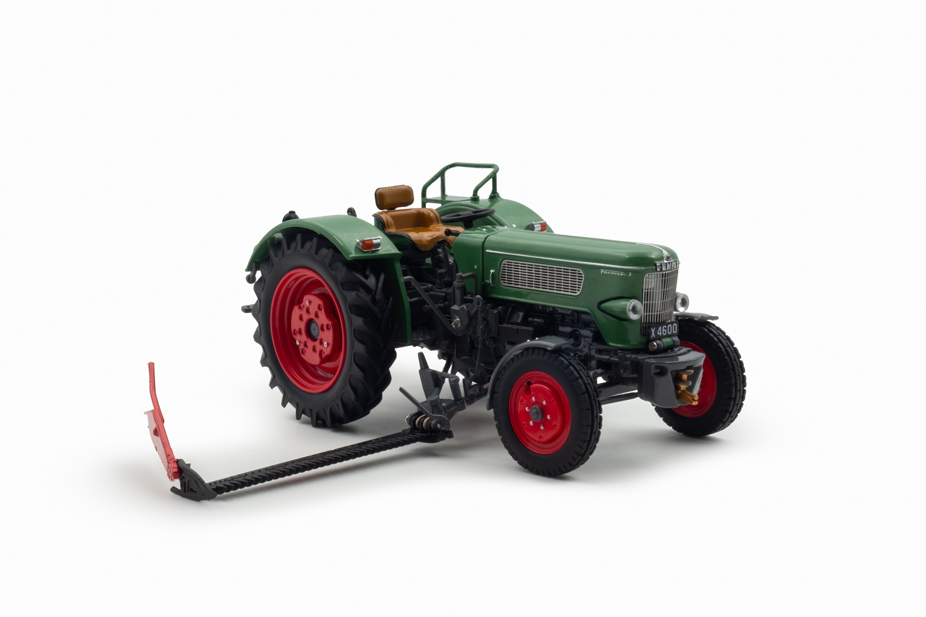 Fendt Favorit 3 met Maaibalk 2wd Limited Edition 1000 stuks - 1:32
