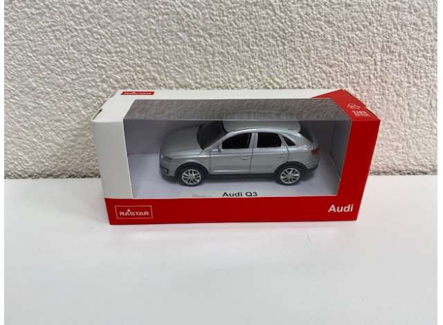 Audi Q3 2018 Zilver - 1:43