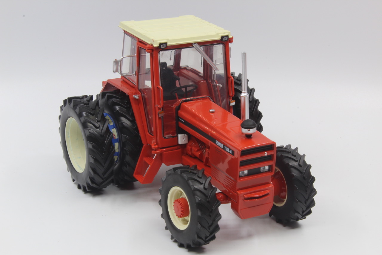 Renault 1181 4wd met Dubbellucht