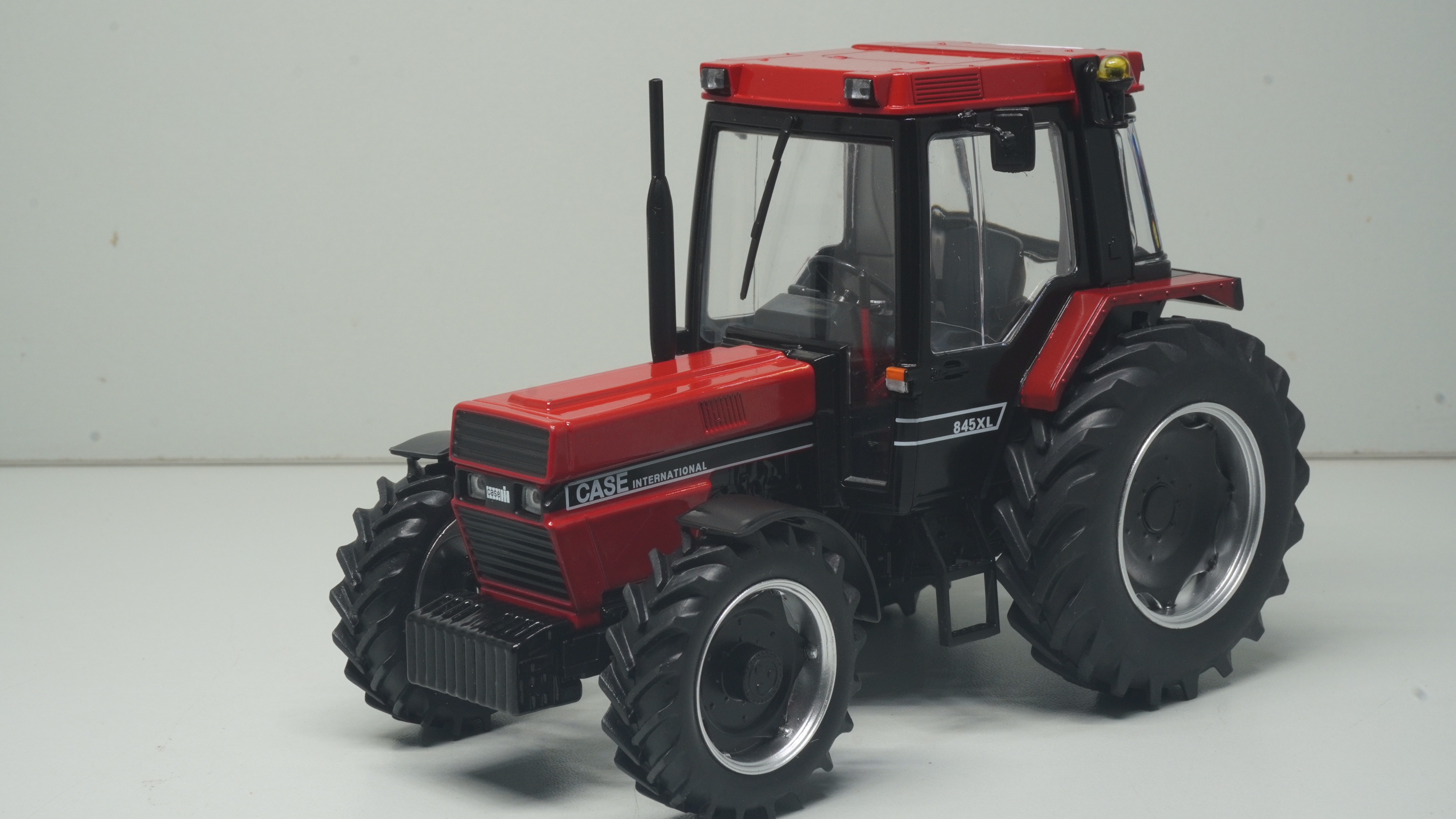 Case IH 845 XL - 1:32