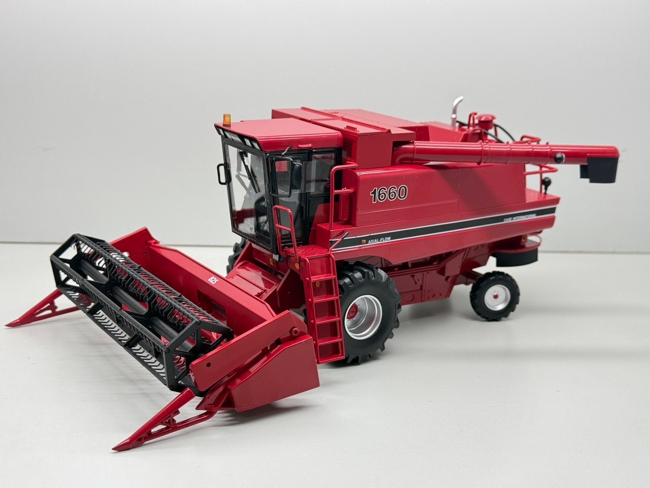 IH Axial Flow 1660 Combine Special Edition - 1:32