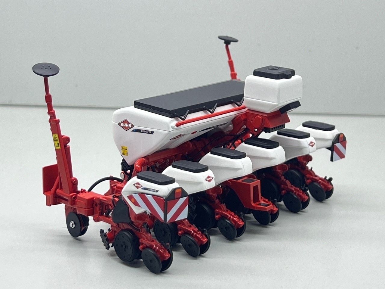 Kuhn Kosma TS 6-rijen Zaaimachine Limited Edition - 1:32