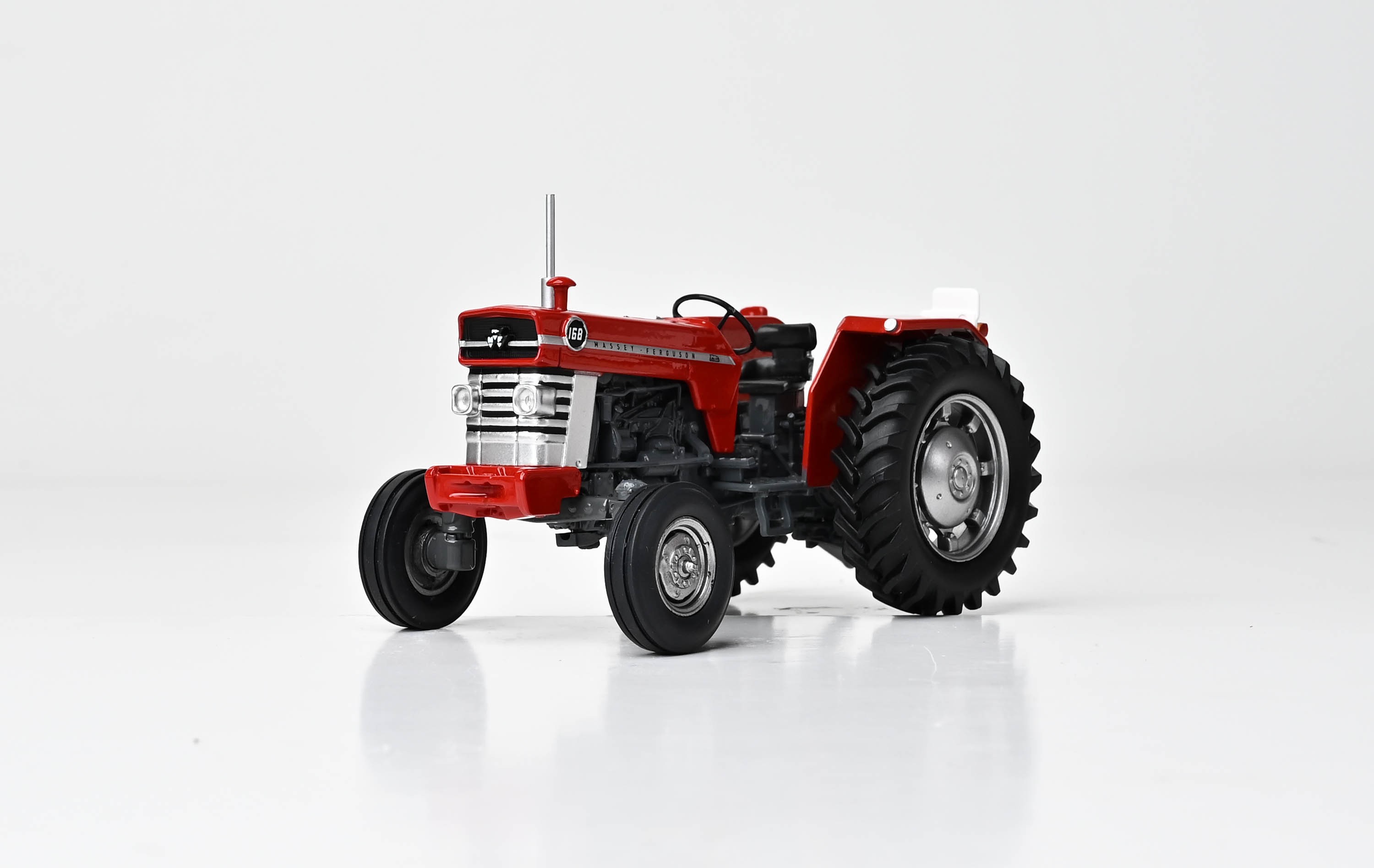 Massey Ferguson 168 2wd - 1:32