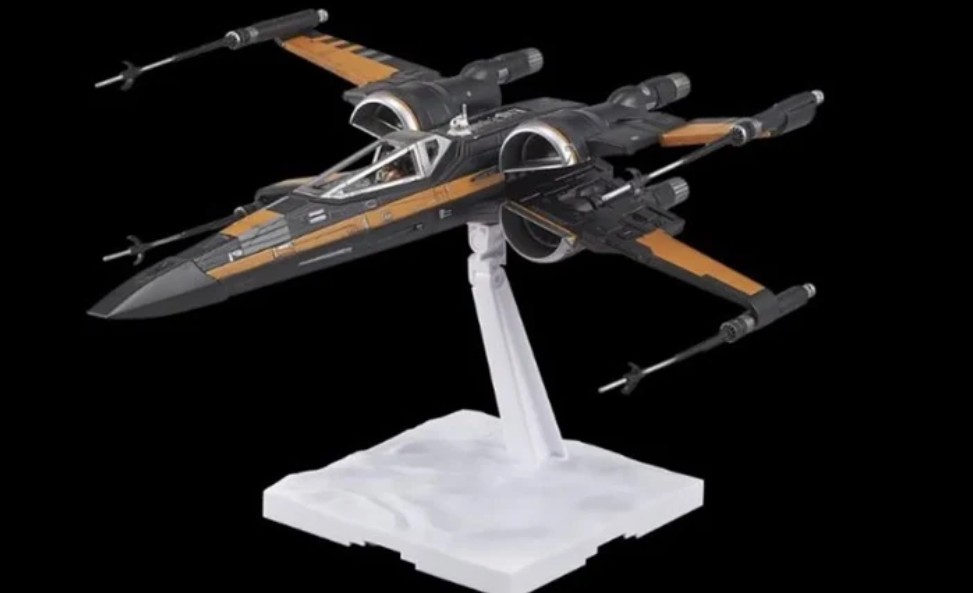 Poe's X-Wing Fighter Bandai - 1:72