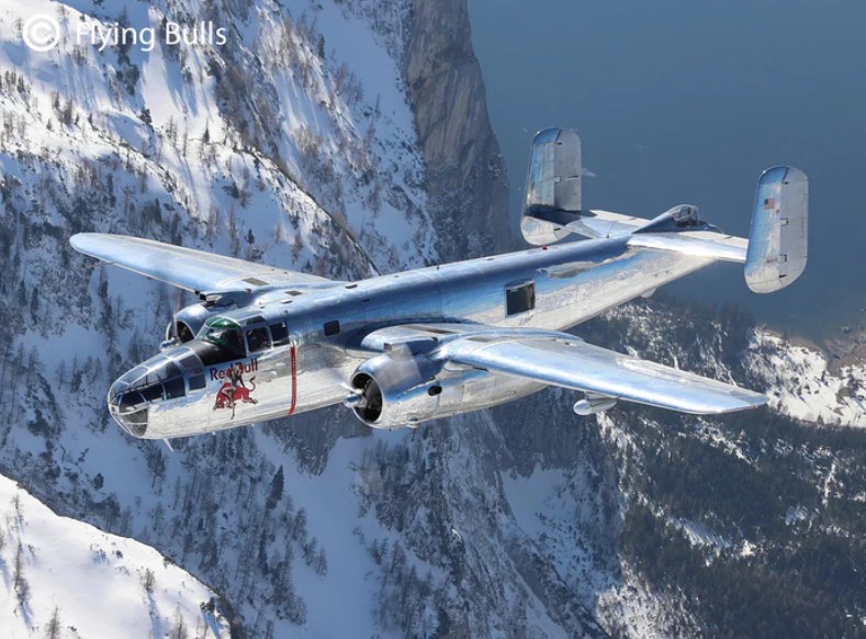 Geschenkset Flying Bulls B-25J Mitchell - 1:48