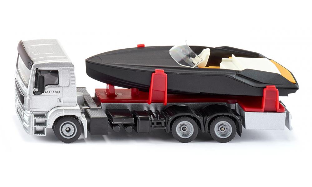 MAN Truck met Motorboot