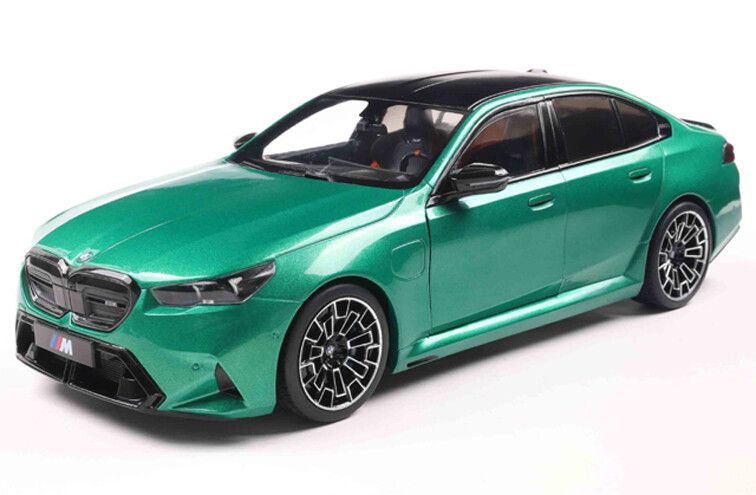 BMW M5 (G90) 2025 Isle of Man Green Metallic - 1:18