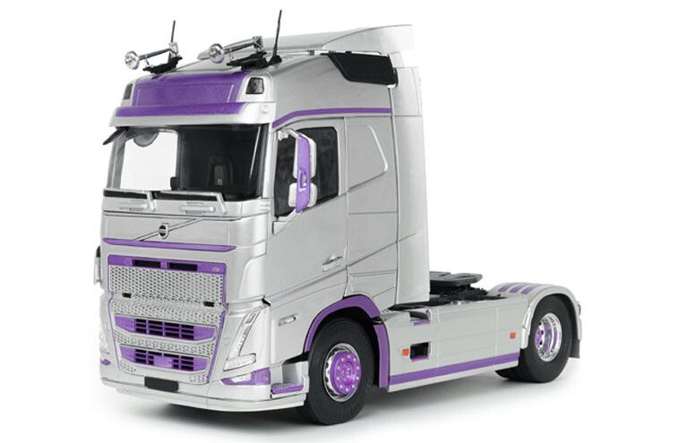 Volvo FH XL Globetrotter 2023 Zilver/Paars - 1:24