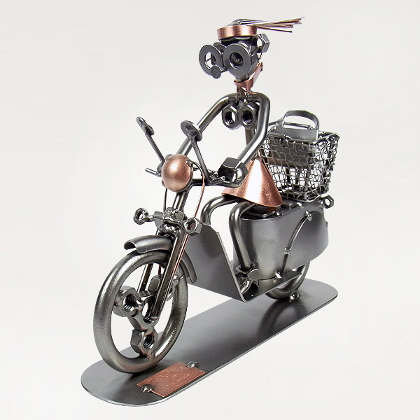 Vrouw op scooter