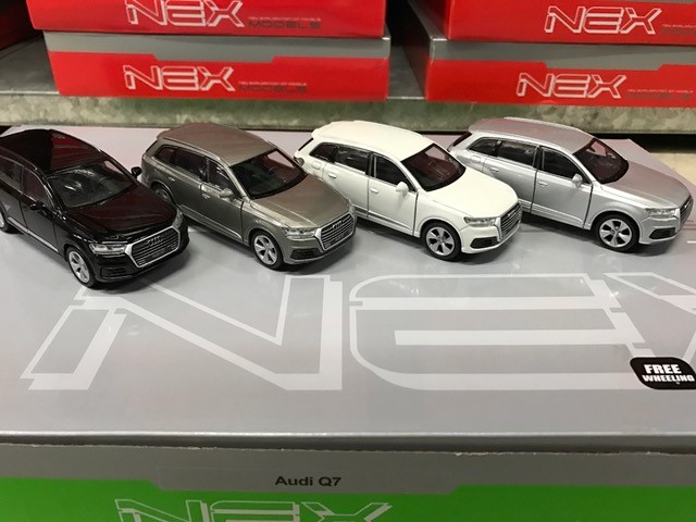 DCPB Audi Q7 4 Assorti (Doos a 12 stuks)