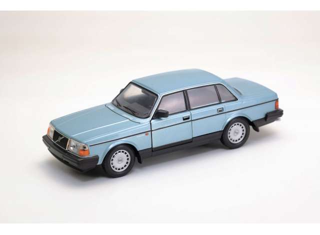 Volvo 240 GL Blauw - 1:24