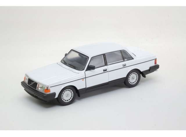 Volvo 240 GL Wit - 1:24