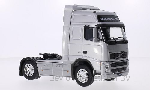 Volvo FH12 Globetrotter XL Zilver - 1:32