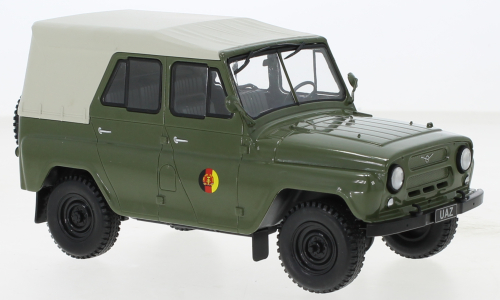 UAZ 469 NVA 1975 Olijfgroen - 1:24