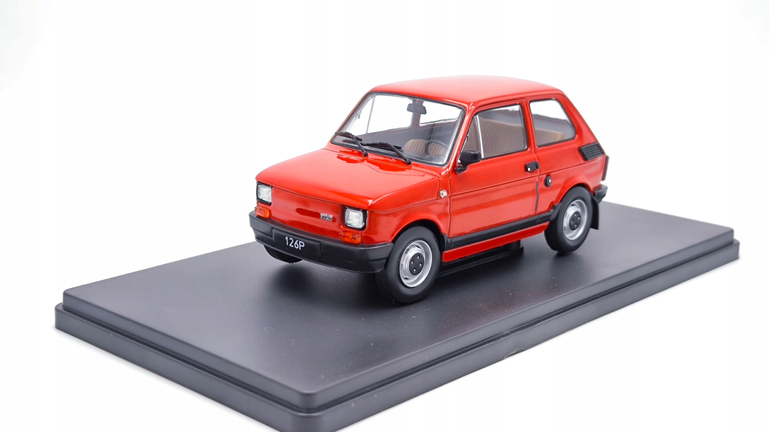 Fiat 126p 1985 Rood - 1:24