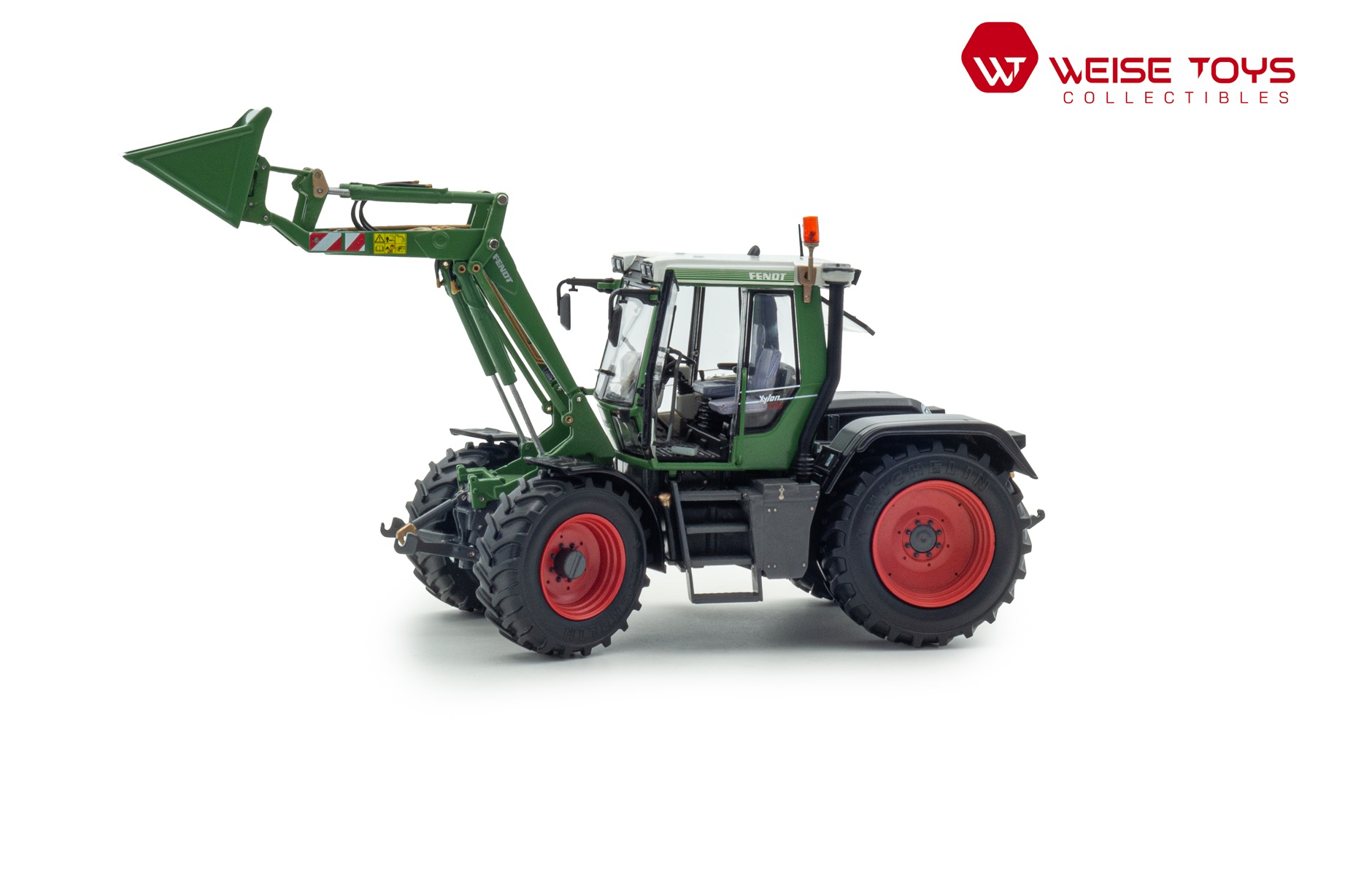 Fendt Xylon 524 met Voorlader - 1:32